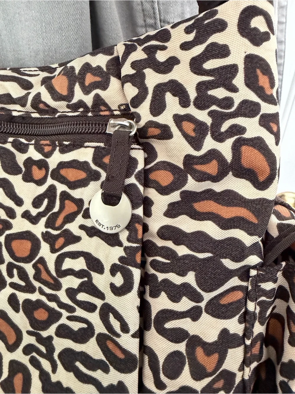 NWT Travelon Leopard Print Stylish Shoulder Bag in Brown and Cream